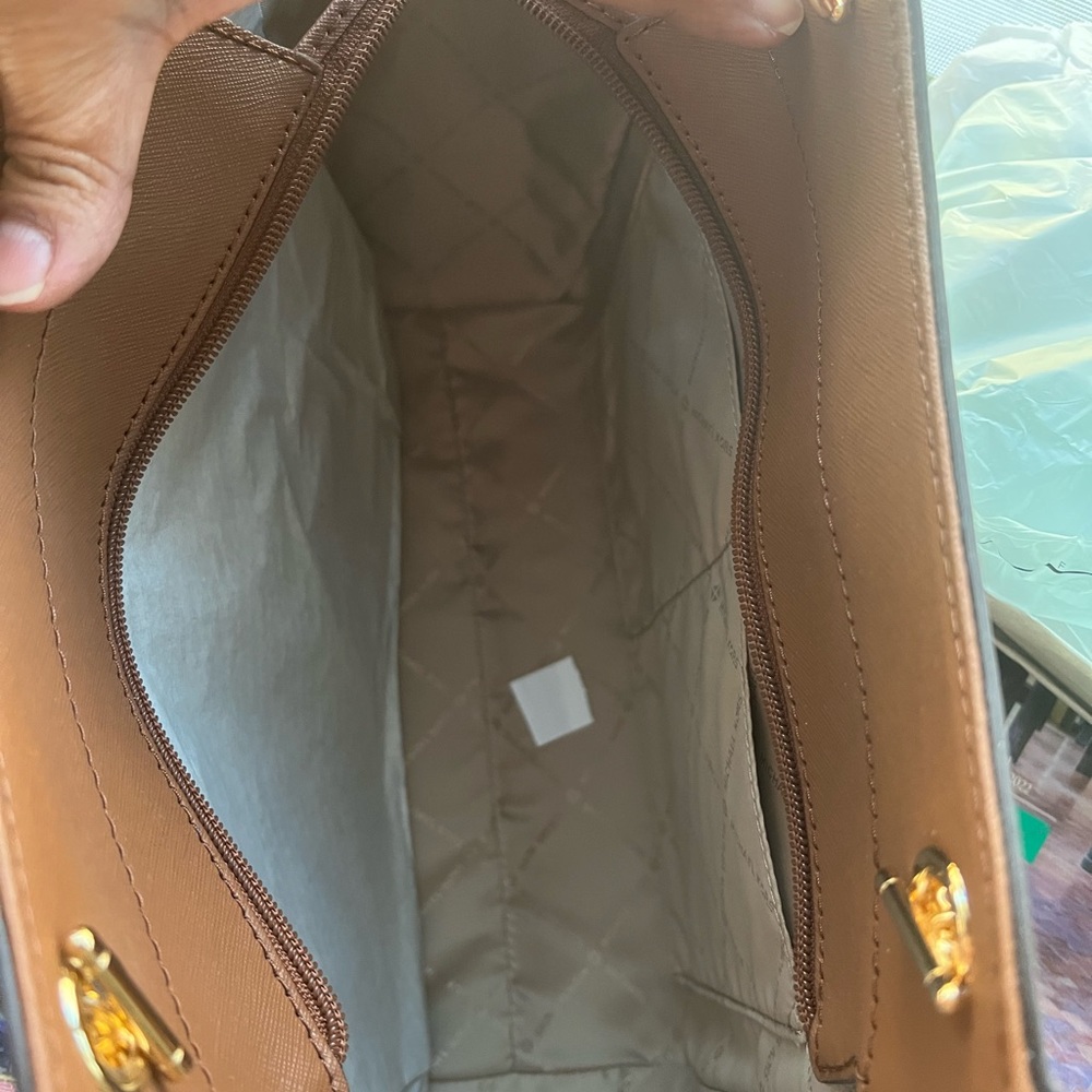 Michael Kors Jet Set Chain Tote - Picture 8 of 9